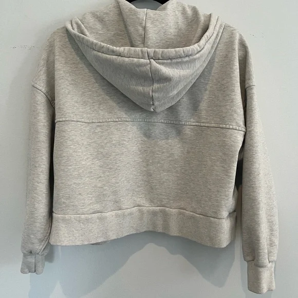Everlane Organic Cotton Cropped Hoodie in Light Heather Gray - Picture 2 of 3